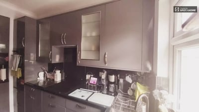 Room Chadville Gardens in Greater London