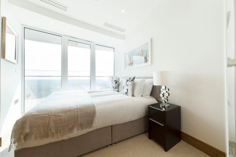 Flat Crossharbour Plaza in Greater London