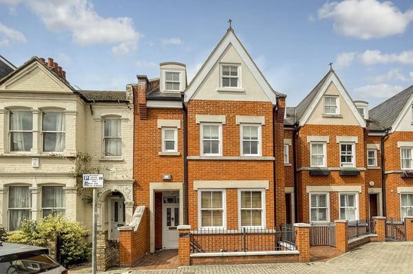 House Deodar Road in Greater London