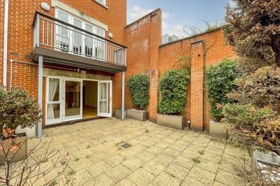 House Deodar Road in Greater London