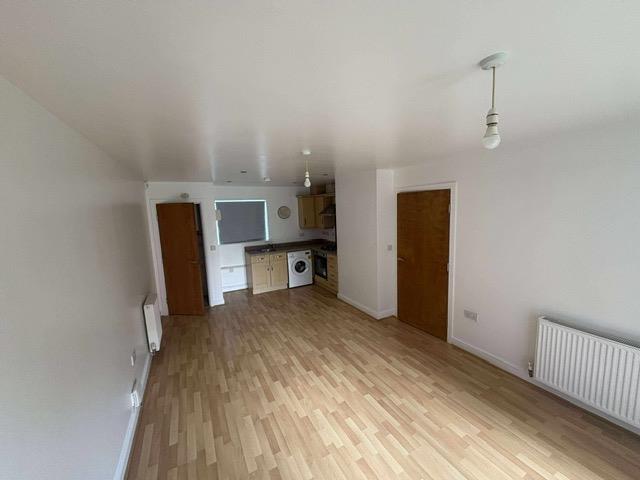 Flat Lambwath Hall Court in Hull