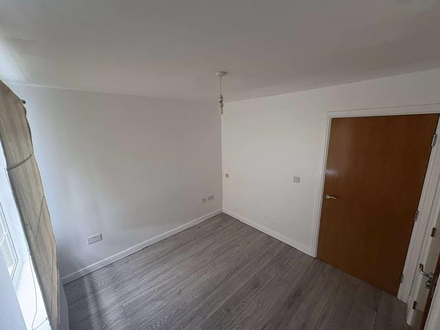 Flat Lambwath Hall Court in Hull