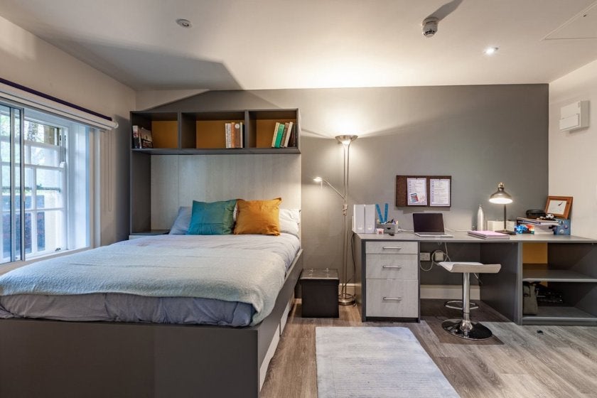 Flat Princess Way in Swansea