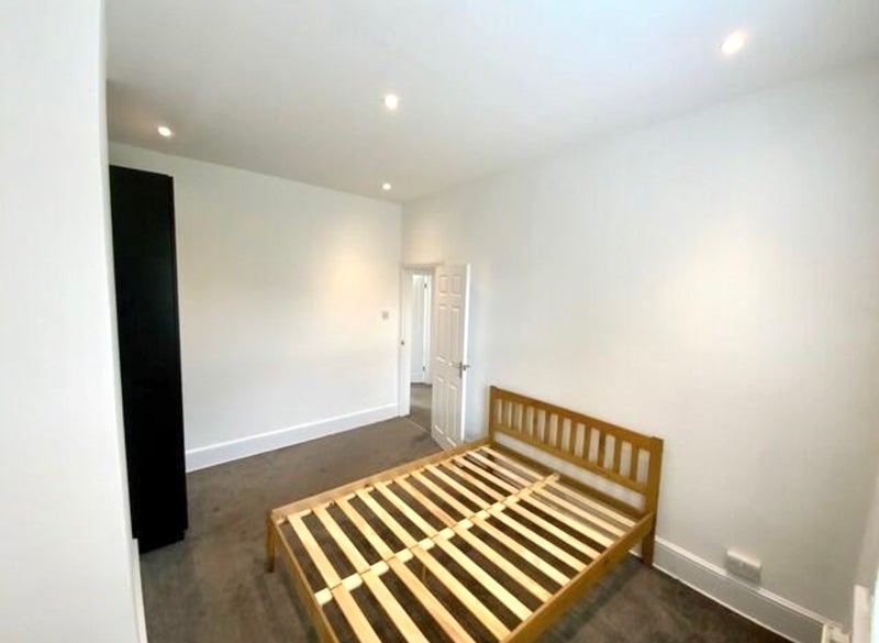 Flat Shorndean Street in Greater London