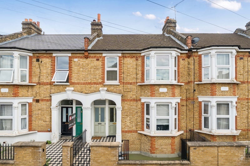 Flat Shorndean Street in Greater London