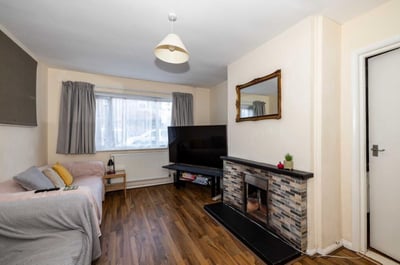 Flat Cossington Road in Canterbury