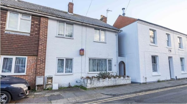 Flat Cossington Road in Canterbury