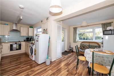 Flat Cossington Road in Canterbury
