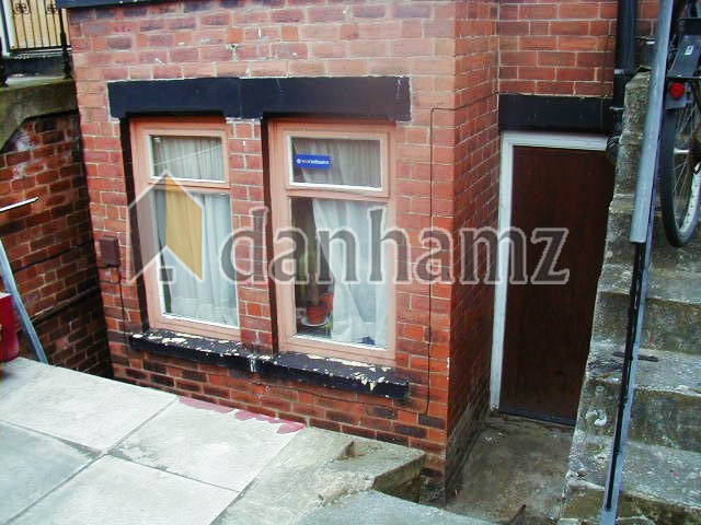 Flat Brudenell Avenue in Leeds