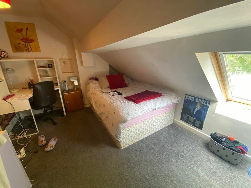 Room Harlaxton Drive in Nottingham