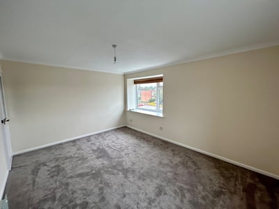 Flat Leigh Road in Wimborne Minster