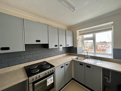 Flat Leigh Road in Wimborne Minster