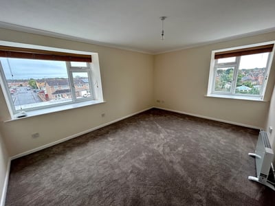 Flat Leigh Road in Wimborne Minster