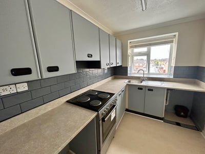 Flat Leigh Road in Wimborne Minster