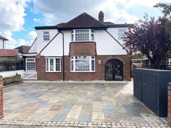 House Croft Close in Greater London