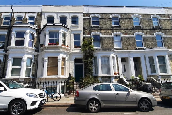 Flat Hetley Road in Greater London