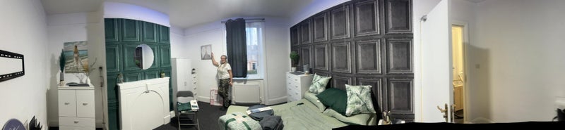 Room Merton Road in Bradford
