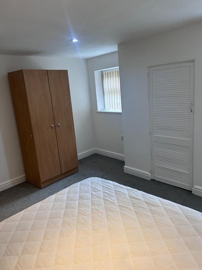 Flat Egerton Road in Greater London