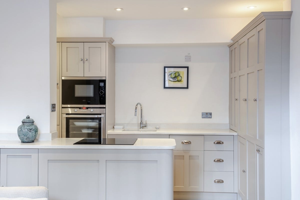 Flat Arundel Gardens in Greater London
