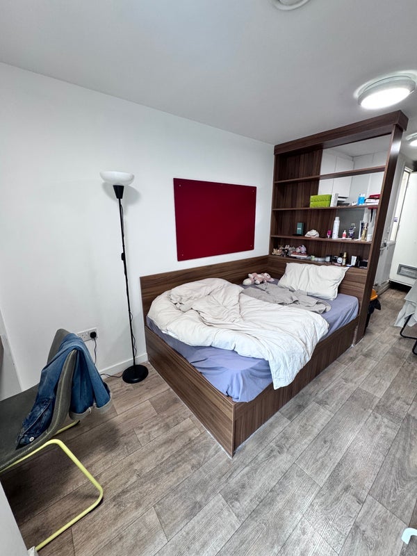 Flat Goswell Road in Greater London