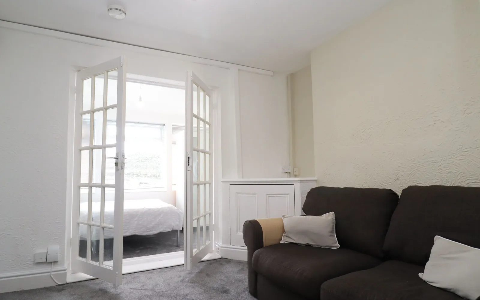 Room Wellfield Street in Warrington