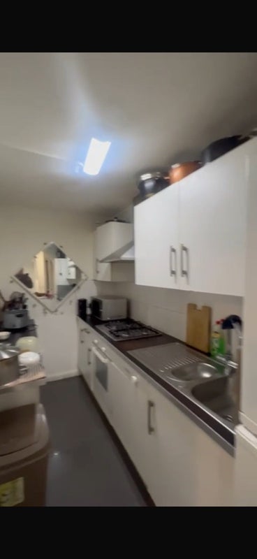 Room Ollgar Close in Greater London