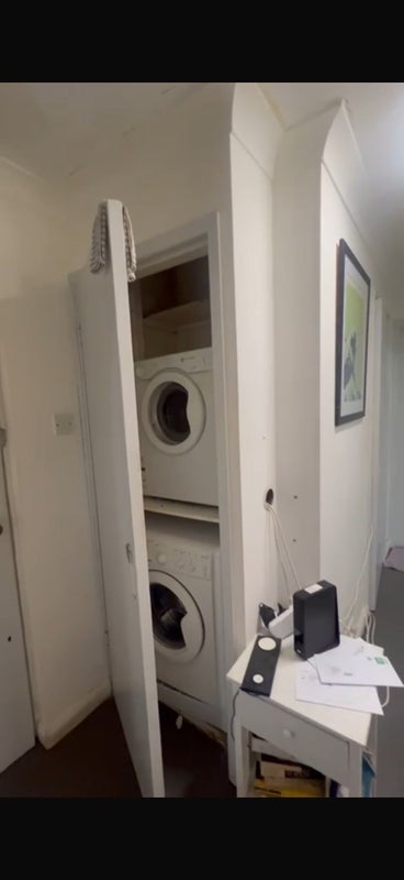 Room Ollgar Close in Greater London