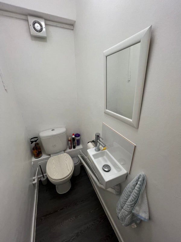 Room Toynbee Street in Greater London
