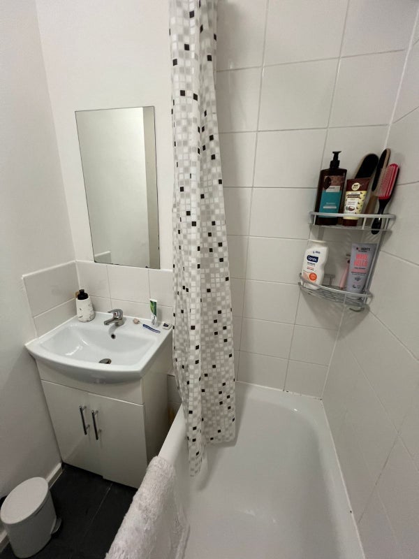 Room Toynbee Street in Greater London