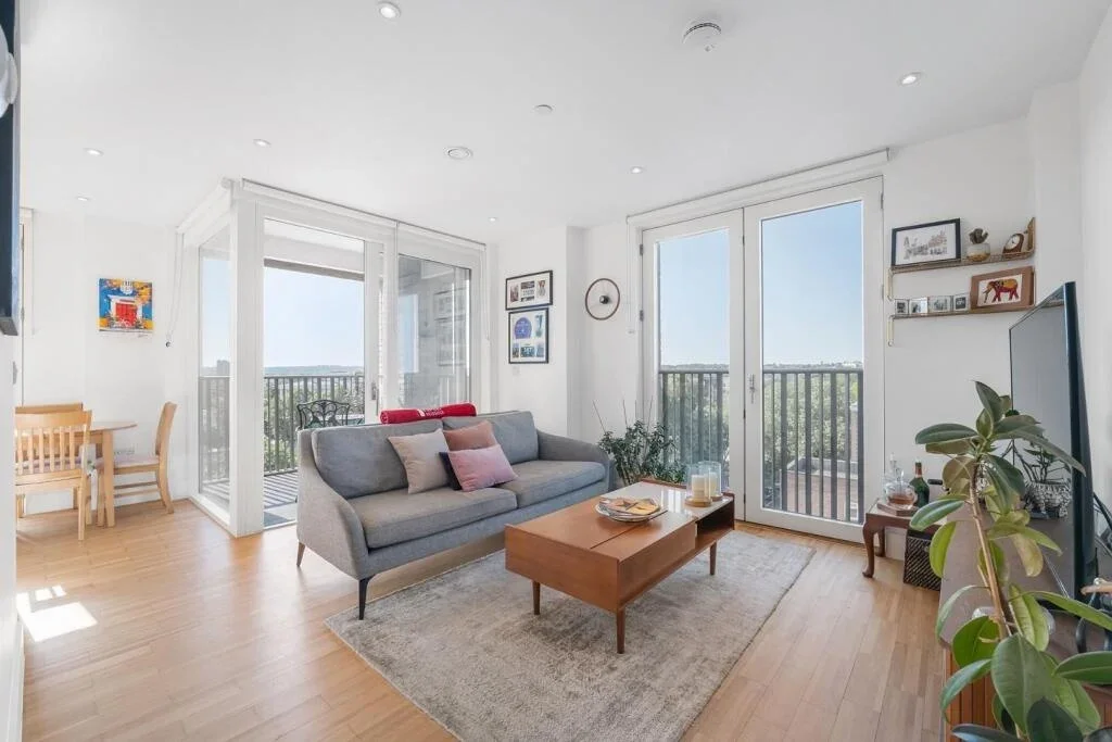 Flat Brixton Hill in Greater London
