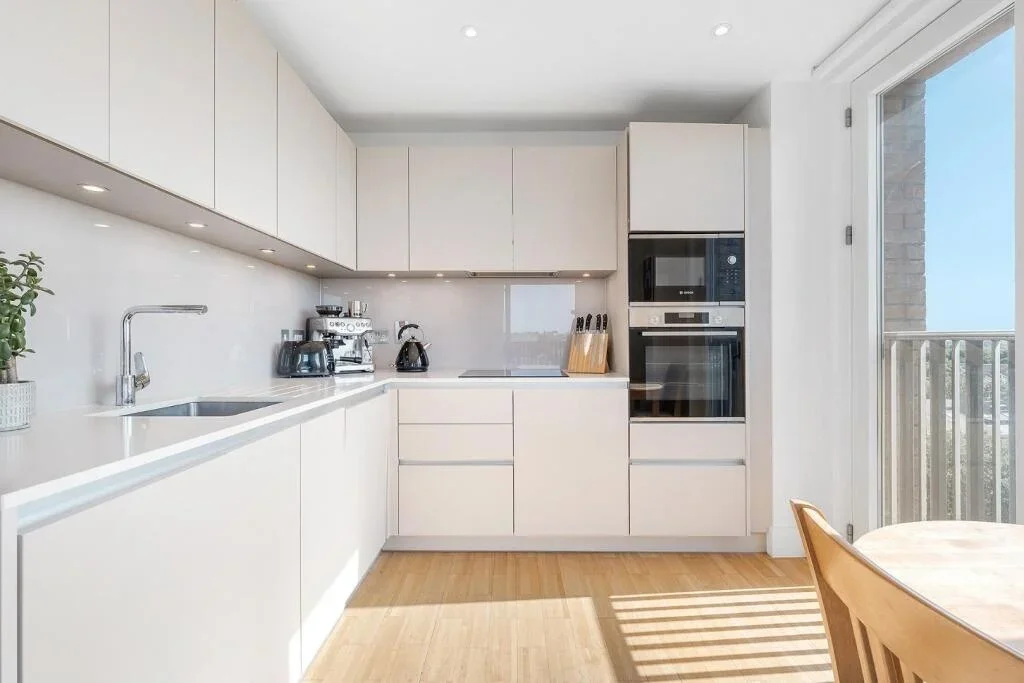 Flat Brixton Hill in Greater London