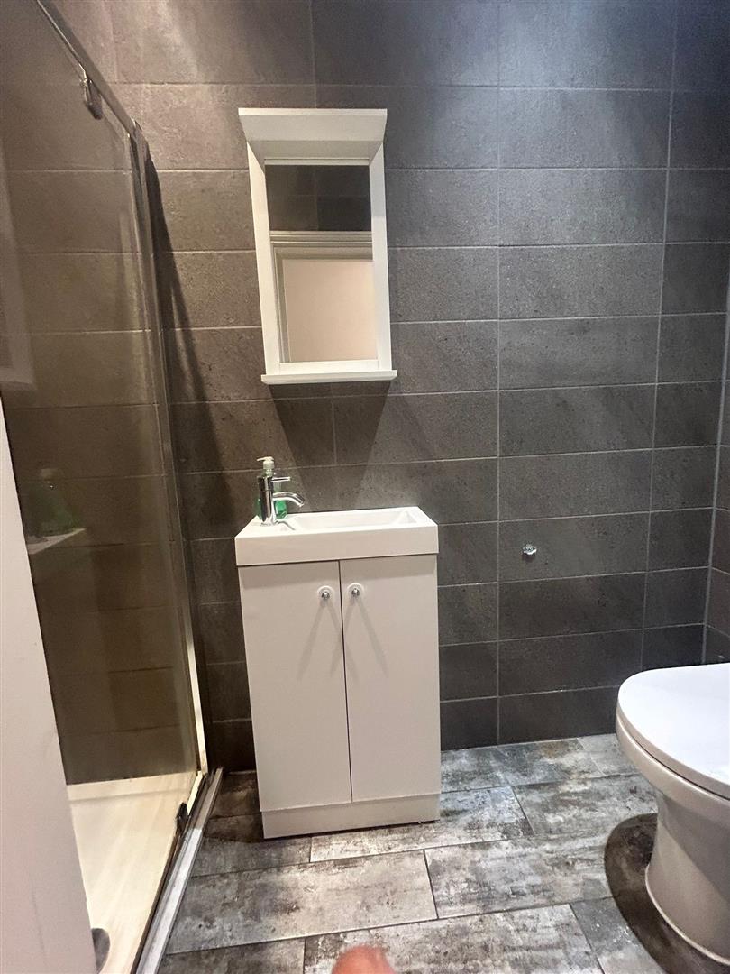 Room Fremantle Road in Greater London
