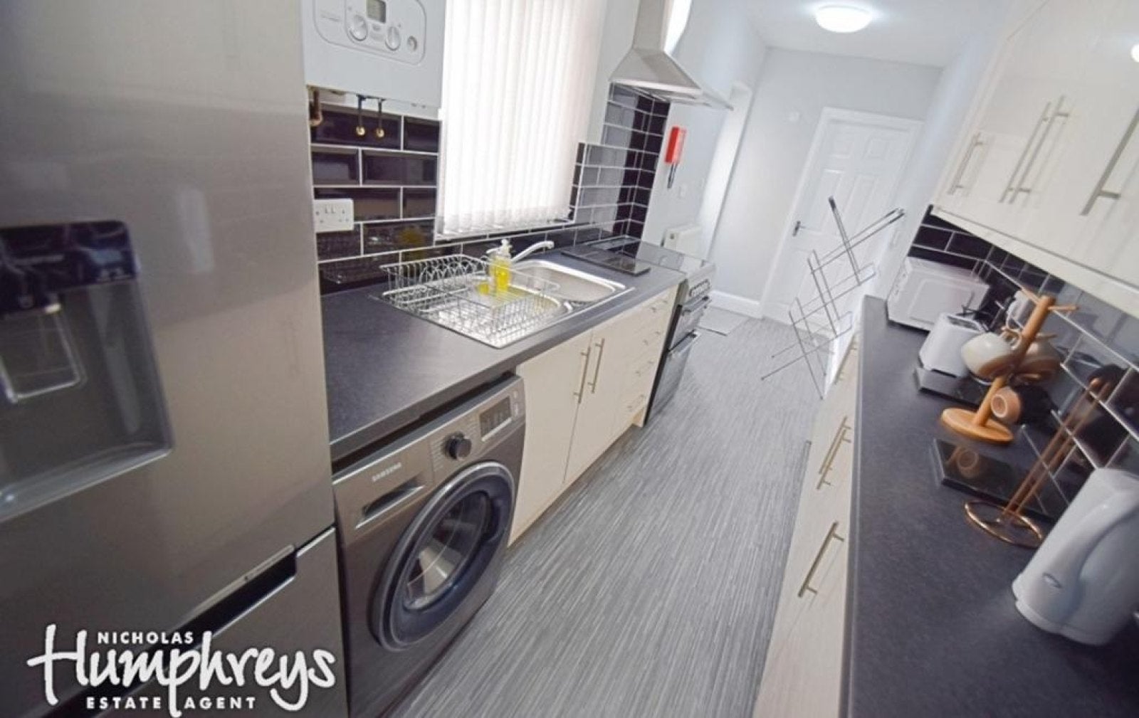 Room Cauldon Road in Stoke-on-Trent