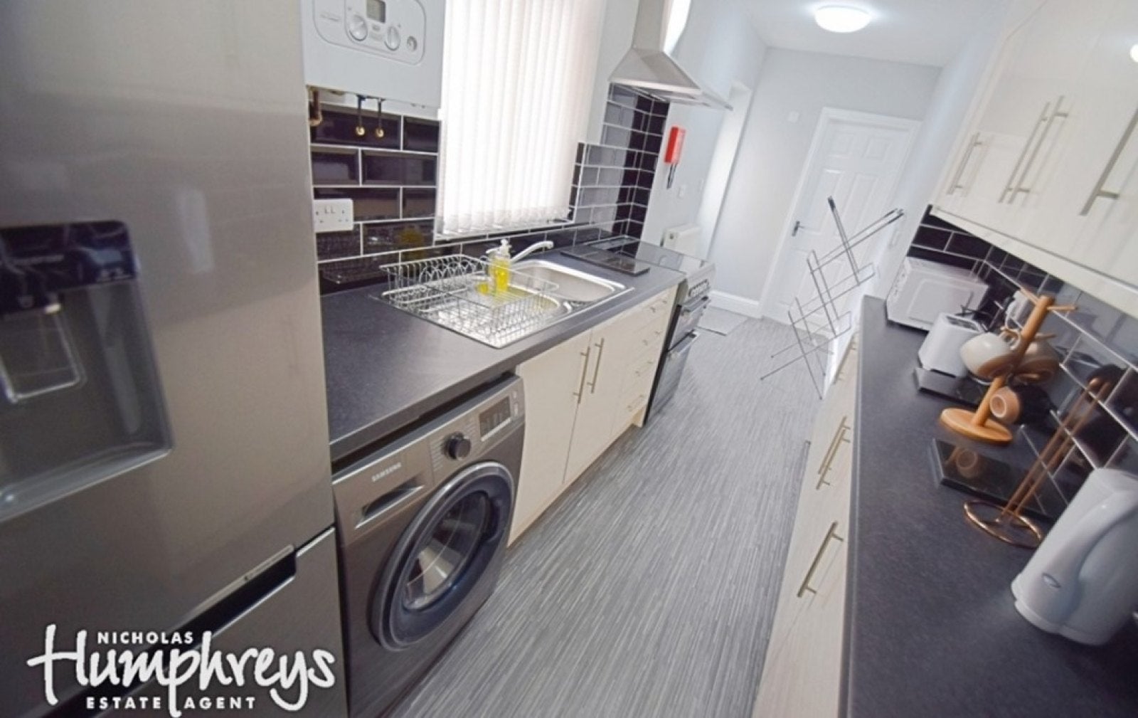 Room Cauldon Road in Stoke-on-Trent
