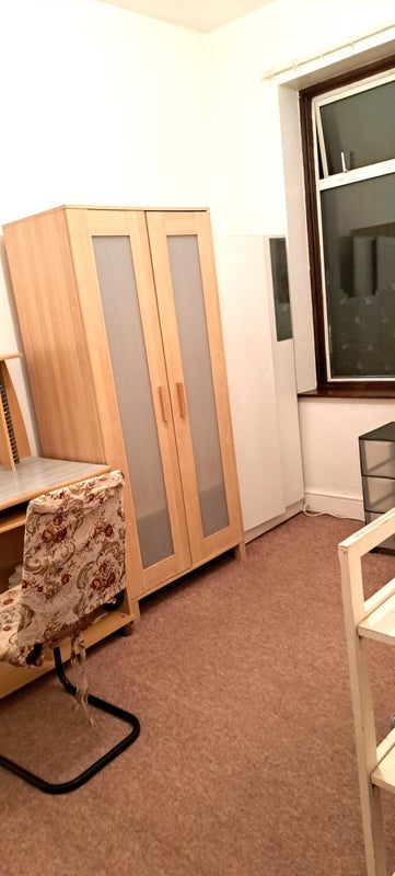Room Calderon Road in Greater London