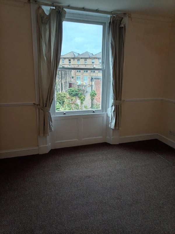 Flat Balmoral Place in Calderdale