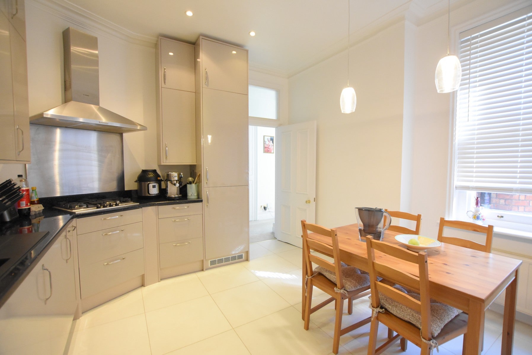 Flat Lauderdale Road in City of Westminster