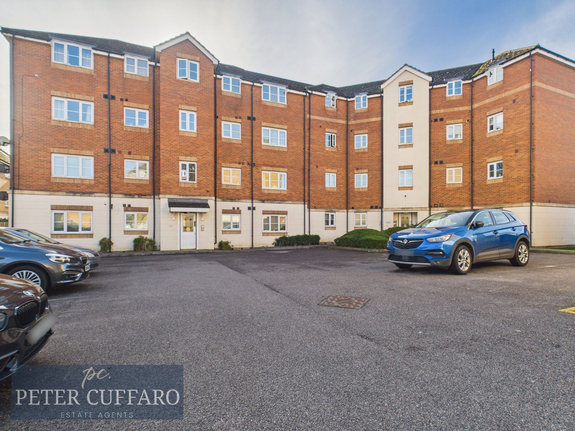 Flat Huron Road in Broxbourne