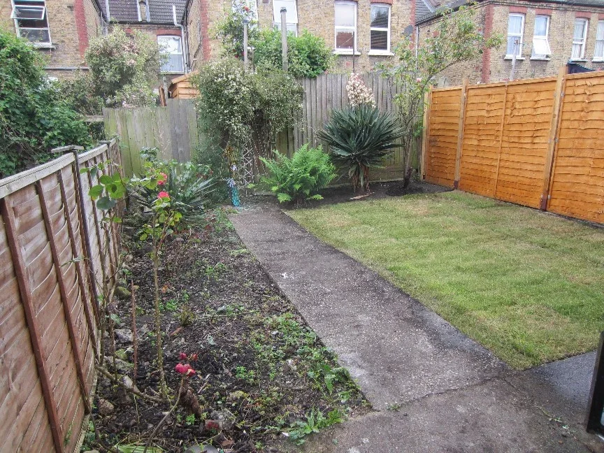 Flat Morieux Road in Greater London