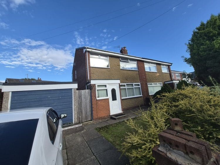 House Parkside Avenue in St Helens