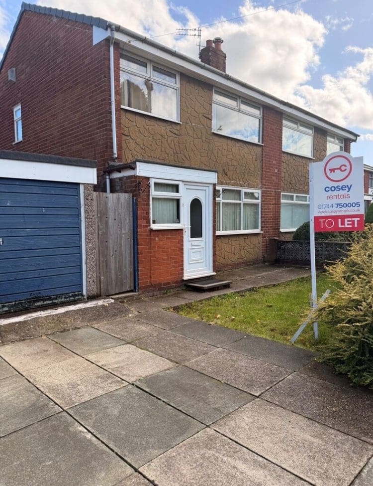 House Parkside Avenue in St Helens