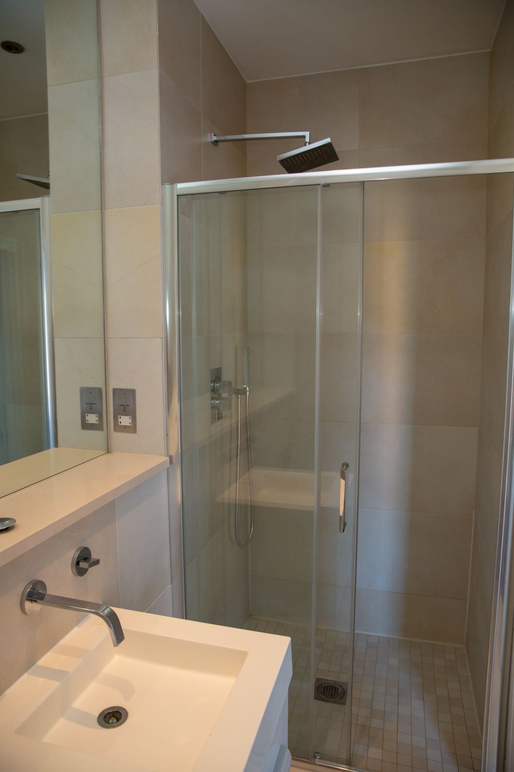 Flat Royal Connaught Drive in Hertsmere
