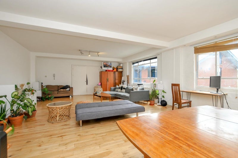 Room Nimrod Passage in Greater London