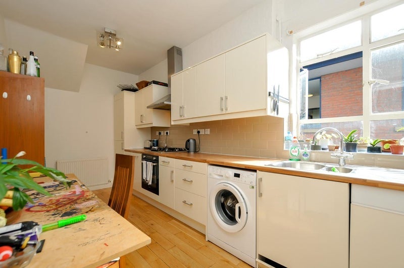 Room Nimrod Passage in Greater London