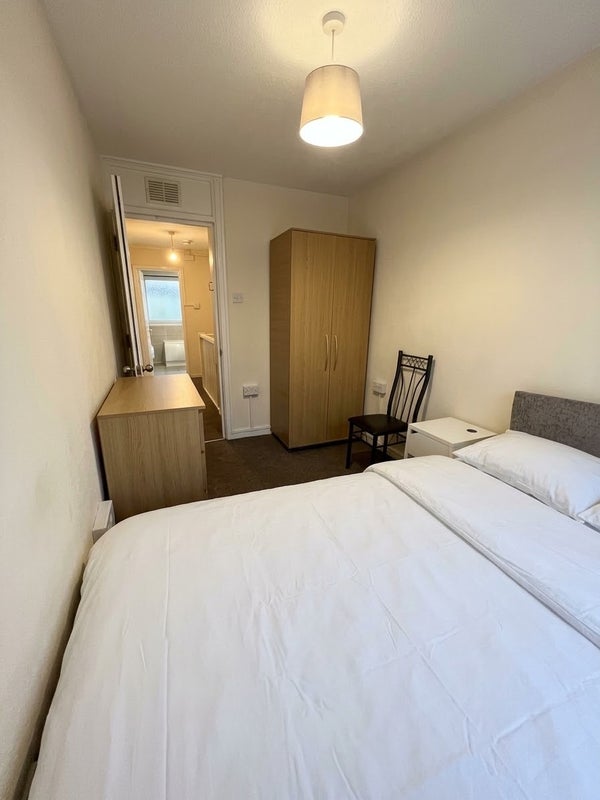 Room Southern Grove in Greater London