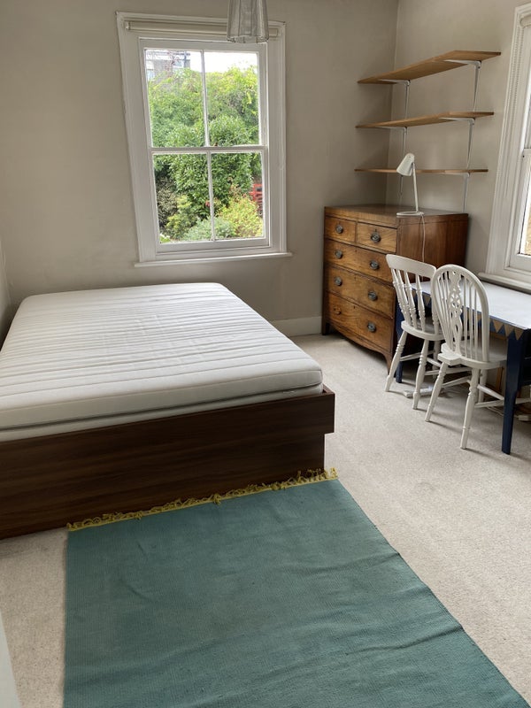 Room Swallowfield Road in Greater London