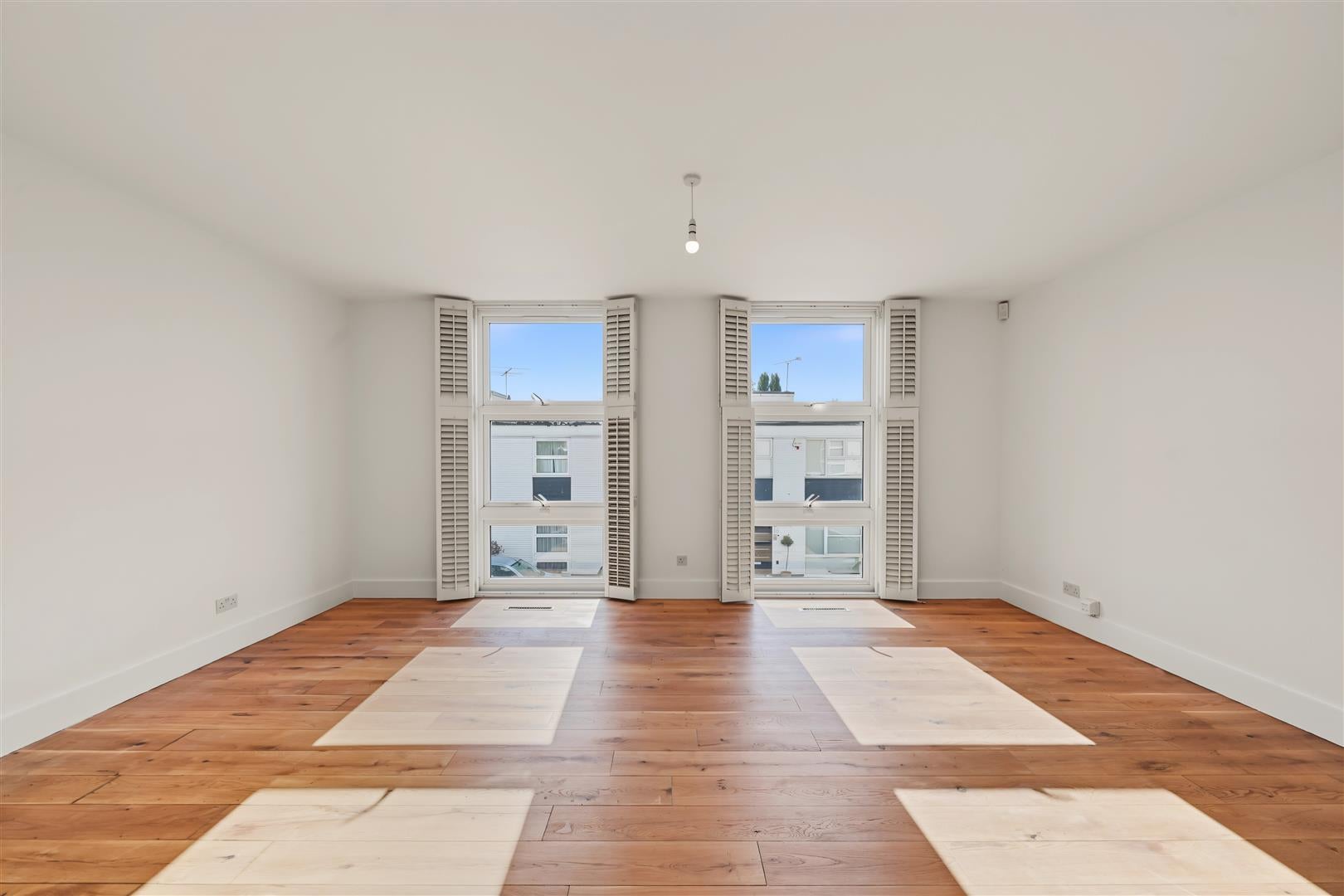 House Quickswood in Greater London