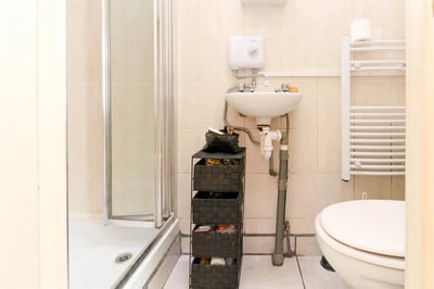 Room Langham Road in Greater London