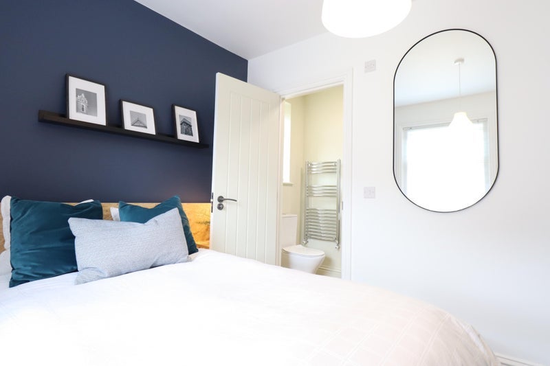 Room Uppleby Road in Poole