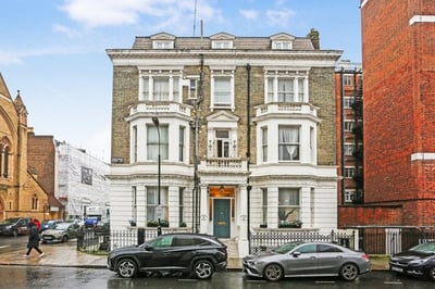 Flat Castletown Road in London